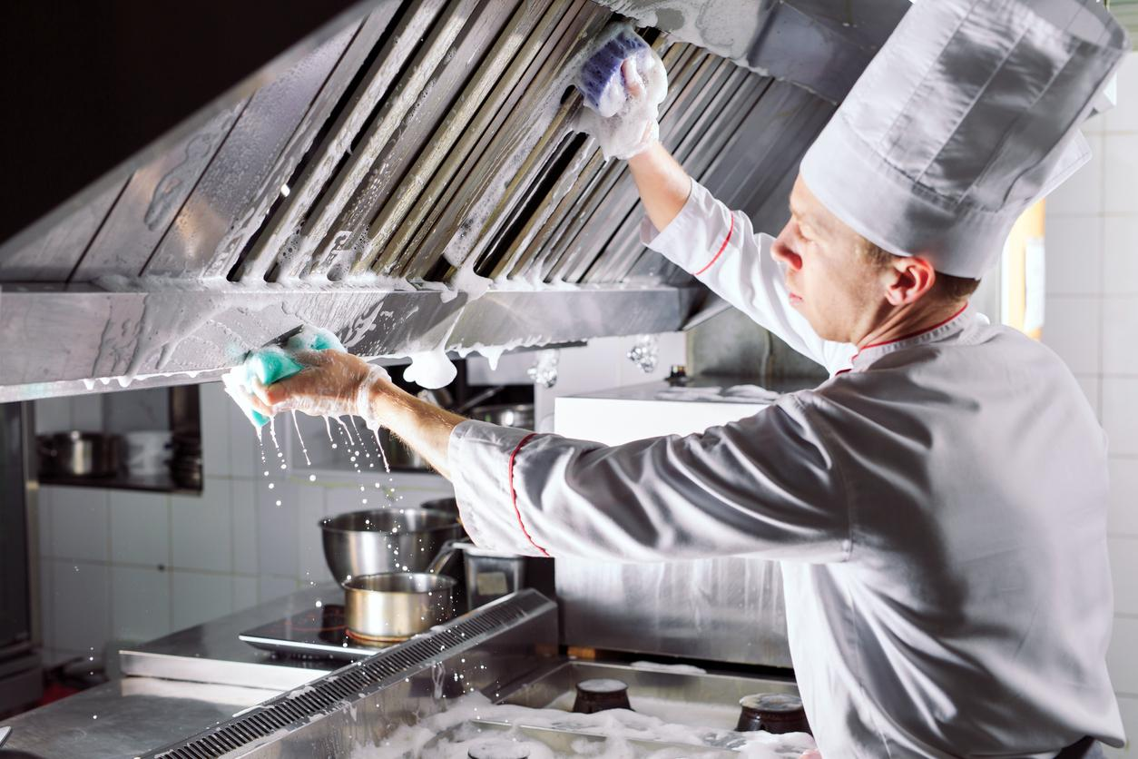 How to Maintain Your Kitchen Hood for Optimal Performance | Hoodmart