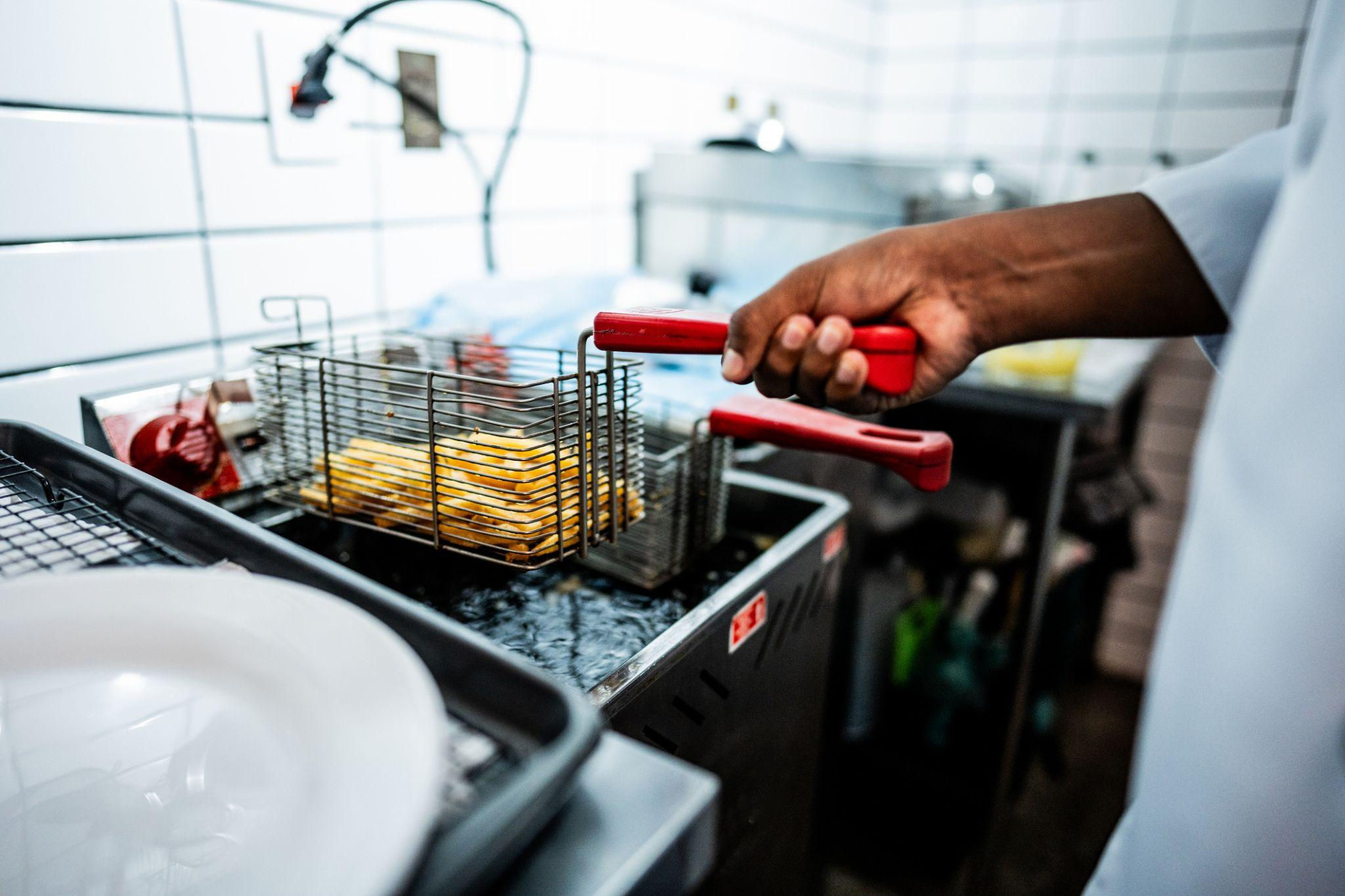 The Benefits and Limitations of Ventless Hoods for Commercial Kitchens