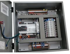 Caja de Control Eléctrico Instalada de Fábrica - Listado UL - 4 Extracción/4 Suministro