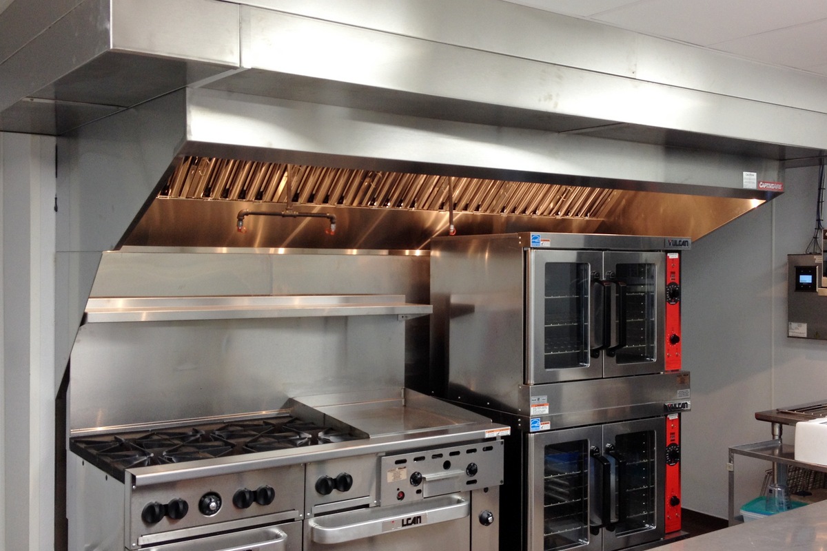 Benefits of an Exhaust Hood In Your Commercial Kitchen