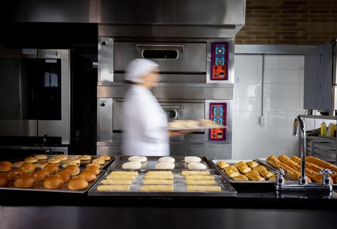 How to Choose the Right Commercial Kitchen Hood for Your Restaurant