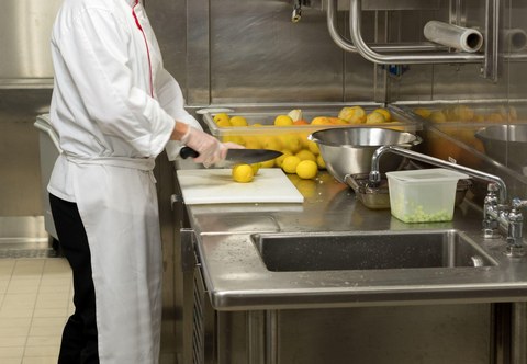 Benefits of Stainless Steel Wall Panels in a Commercial Kitchen | Hoodmart